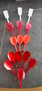 Meerdere setjes moulded flights, Sport en Fitness, Darts, Ophalen of Verzenden, Zo goed als nieuw, Flights