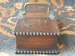 Mooi antiek kistje uit Engeland van hout en koper 25,7 cm., Ophalen of Verzenden
