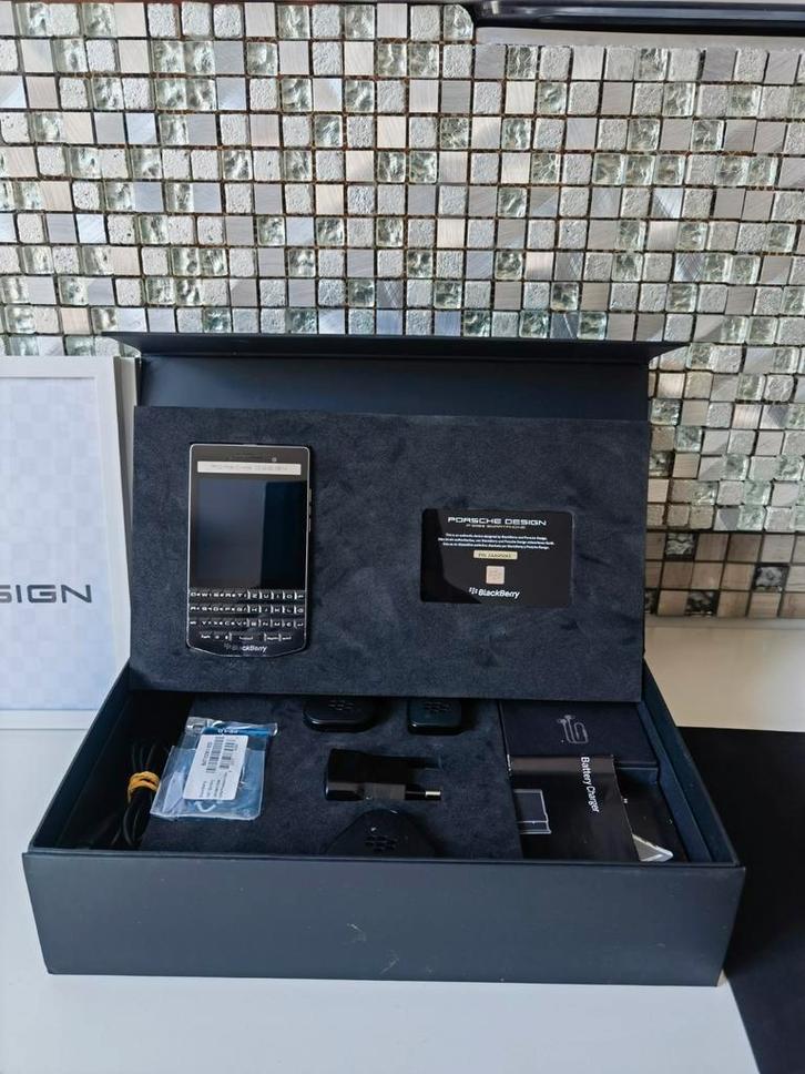Goedwerkende blackberrys porsche design P'9983

Whatsaapen, Telecommunicatie, Mobiele telefoons | Blackberry, Gebruikt, Ophalen of Verzenden