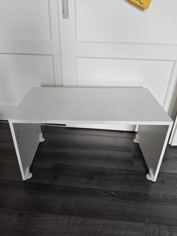 ikea peuter bureau  beschikbaar voor biedingen