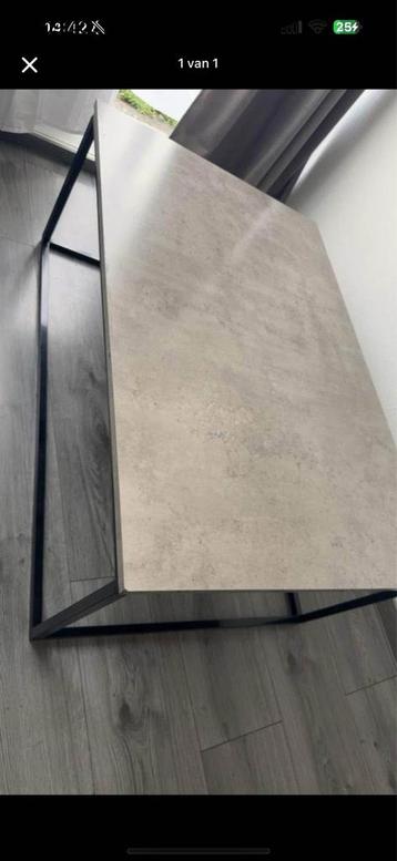 Tafel beschikbaar voor biedingen