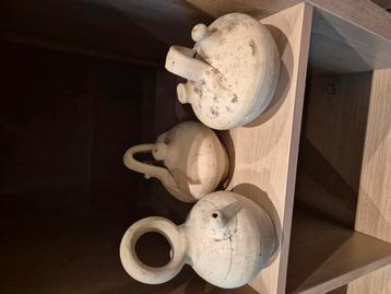 3 mooie oude potjes of vaasje. beschikbaar voor biedingen