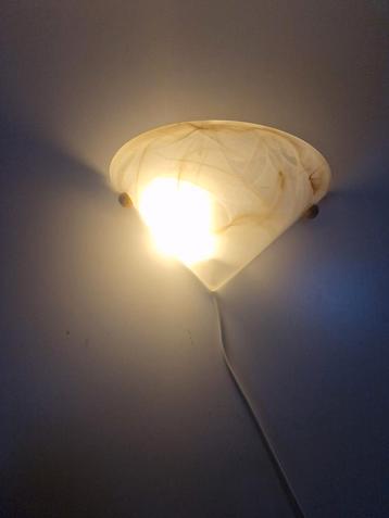 Wandlamp gemarmerd glas vintage conisch beschikbaar voor biedingen
