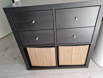 Ikea Kallax zwart 2x2 (4 vakken) kast incl accesoires