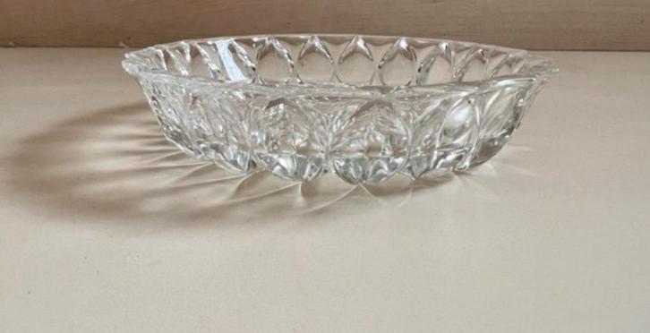 Bonbon schaal geperst Bleikristal transparant glas, Huis en Inrichting, Woonaccessoires | Schalen en Manden, Zo goed als nieuw