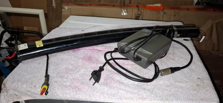 Sparta,  batavus accu en lader, Fietsen en Brommers, Fietsaccessoires | Fietsaccu's, Gebruikt, Ophalen