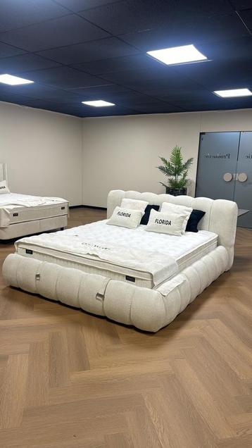 Trendy boxspring teddy white 160x200/180x200 Directleverbaar beschikbaar voor biedingen