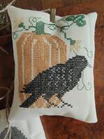 KUSSENTJE KRAAI MET POMPOEN, Ophalen of Verzenden
