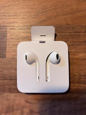 Originele Apple Earpods headset met lightning aansluiting beschikbaar voor biedingen