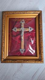 Antiek religieus jezus kruisbeeld met bol glas, Ophalen of Verzenden