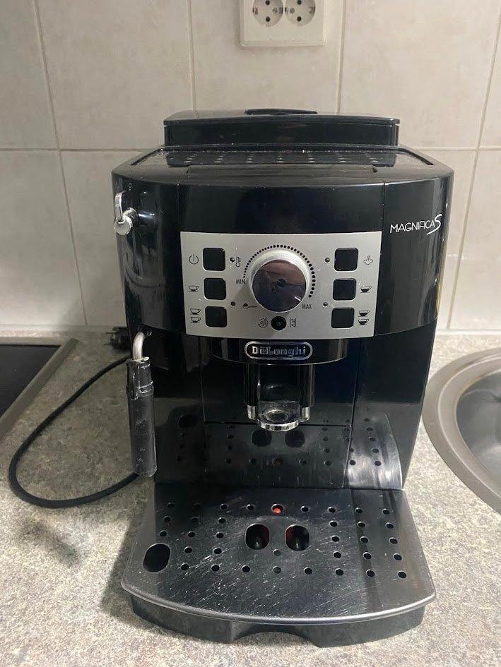 De`Longhi magnifica S volautomatische espressomachine, Witgoed en Apparatuur, Koffiezetapparaten, Gebruikt, Koffiemachine, Ophalen of Verzenden