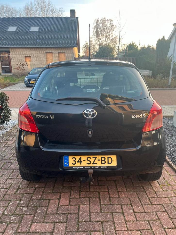 Toyota Yaris 1.3 16V Vvt-i 5DR 2006 Zwart, Auto's, Toyota, Particulier, Yaris, Benzine, C, Hatchback, Handgeschakeld, Origineel Nederlands