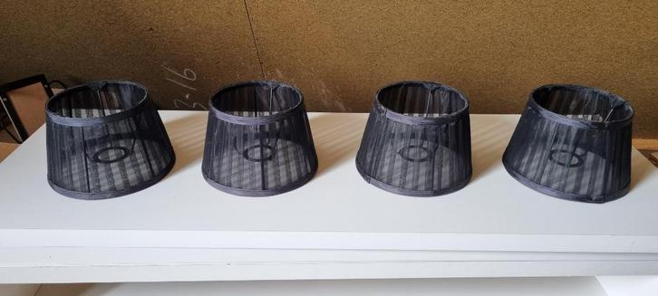 Vier kleine lampenkappen, Huis en Inrichting, Lampen | Lampenkappen, Gebruikt, 25 tot 50 cm, Rond, Zwart, Ophalen