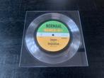 Vierkante single Normaal - Omdat er van die leu bent, Cd's en Dvd's, Vinyl Singles, Ophalen of Verzenden, Zo goed als nieuw, Nederlandstalig