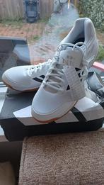 Nieuwe Adidas indoorschoenen - Maat 46, Ophalen of Verzenden, Nieuw, Schoenen