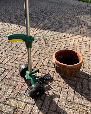 Tilhulp voor grote bloempotten beschikbaar voor biedingen