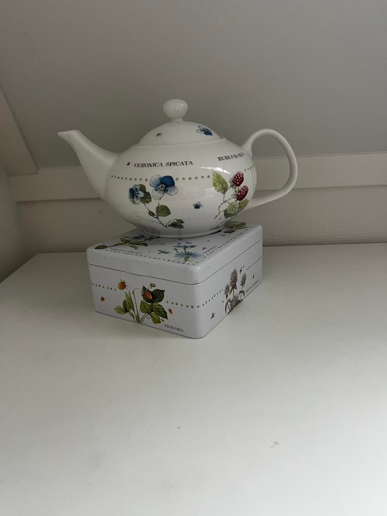Marjolein Bastin Theepot en Theedoos Wildflowers, Huis en Inrichting, Keuken | Keukenbenodigdheden, Zo goed als nieuw, Ophalen of Verzenden