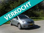 Toyota Yaris 1.3 VVTi Sol . Airco . LMV . Lederen bekleding, Voorwielaandrijving, Gebruikt, Zwart, 4 cilinders