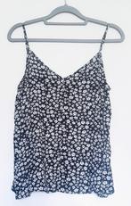 Leuke donkerblauwe gebloemde top met v-hals, Mango, Blauw, Ophalen of Verzenden, Zo goed als nieuw