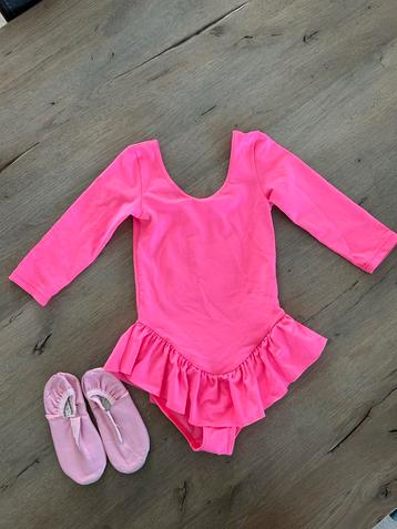 Balletpakje + schoentjes maat 25 (3-4 jaar) beschikbaar voor biedingen