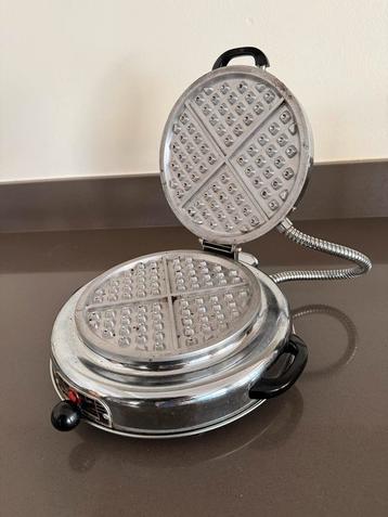Vintage Hartjes Wafelijzer beschikbaar voor biedingen