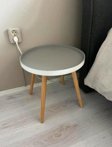 Grijze bijzettafels 2 stuks beschikbaar voor biedingen