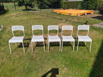 Tuinstoelen beschikbaar voor biedingen