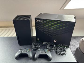 Xbox Series X met 2 controllers + alle originele accessoires beschikbaar voor biedingen