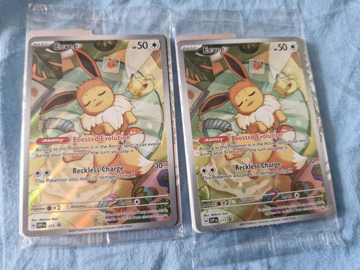 Pokemon eevee promo kaart prismatic 2 kaarten #173, Hobby en Vrije tijd, Verzamelkaartspellen | Pokémon, Zo goed als nieuw, Ophalen
