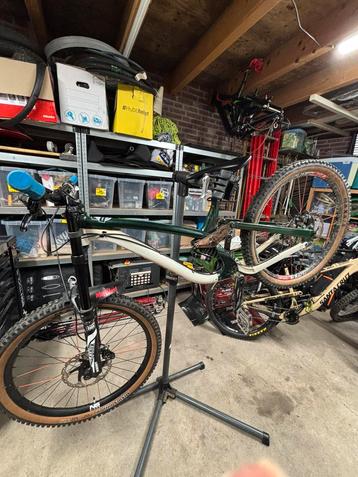 NS fuzz maat L downhill/freeride bike custom  beschikbaar voor biedingen