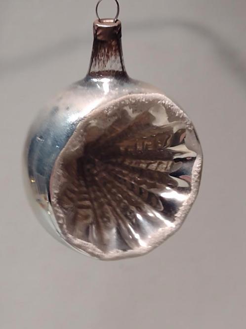 oude deukbal kerstbal zilver doorsnee 5 cm *, Diversen, Kerst, Gebruikt, Ophalen of Verzenden
