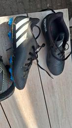 Voetbalschoenen + scheenbeschermers maat 32, Sport en Fitness, Voetbal, Maat XS of kleiner, Ophalen of Verzenden, Zo goed als nieuw