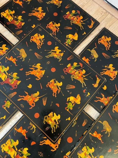 Acht oude placemats Kashmir motief, Antiek en Kunst, Curiosa en Brocante, Ophalen of Verzenden