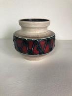 Vaas West Germany beige en fel rood blauw patroon gemerkt, Ophalen
