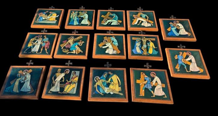 Zeldzaam kunsthandel BORZO
De 14 Staties Kruisweg Christus, Antiek en Kunst, Antiek | Religie, Verzenden