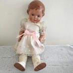Vintage Schilpad pop met Jurk, gemerkt, Ophalen of Verzenden, Zo goed als nieuw, Babypop