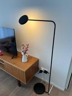 HAY x IKEA Ypperlig vloerlamp, Huis en Inrichting, Lampen | Vloerlampen, 100 tot 150 cm, Metaal, Zo goed als nieuw, Scandinavische design, minimalistische design