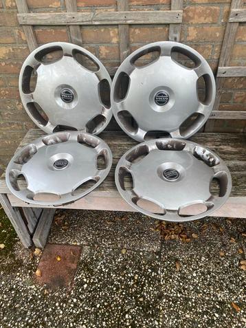 Volvo V40 Wieldoppen - 2 Sets beschikbaar voor biedingen