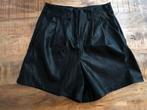 Mooie Only nep leren korte broek maat XS, Kleding | Dames, Only, Kort, Zwart, Ophalen of Verzenden
