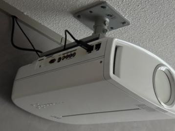 JVC HD350 Projector/15 mtr hdmi,beugel en elec scherm  beschikbaar voor biedingen