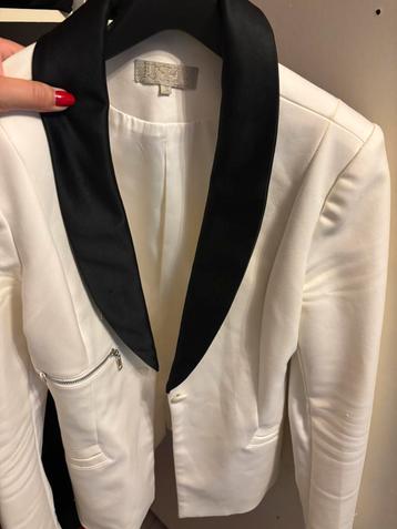 Josh v blazer m beschikbaar voor biedingen