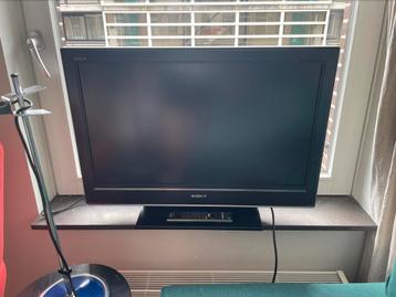 TV Sony Bravia with remote & HDMI cable beschikbaar voor biedingen