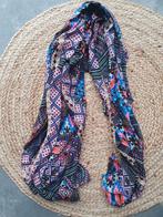 Kleurrijke shawl / sjaal in aztec print, Kleding | Dames, Ophalen of Verzenden, Sjaal, Zo goed als nieuw