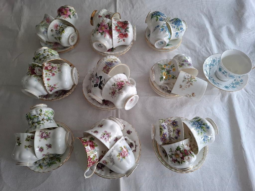 Engelse kop en schotels, Verzamelen, Porselein, Kristal en Bestek, Ophalen, Zo goed als nieuw, Porselein, Kop en/of schotel