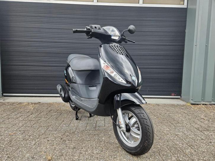 ORGINELE PIAGGIO ZIP 4T-2V (CARBURATEUR) BROM BJ 2005 ZWART, Fietsen en Brommers, Brommers | Tuning en Styling, Zo goed als nieuw