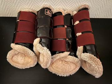 Bontgevoerd Set SD Design Glitter Bordeaux Beenbeschermers beschikbaar voor biedingen