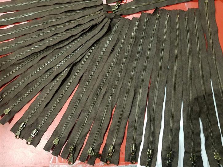 Nu deze 44 metalen ritsen van 30 cm lang, Hobby en Vrije tijd, Naaien en Fournituren, Nieuw, Rits of Sluiting, Ophalen of Verzenden