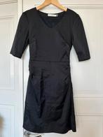 By Groth zwart glanzend jurkje maat XS, Kleding | Dames, By groth, Zwart, Ophalen of Verzenden, Zo goed als nieuw