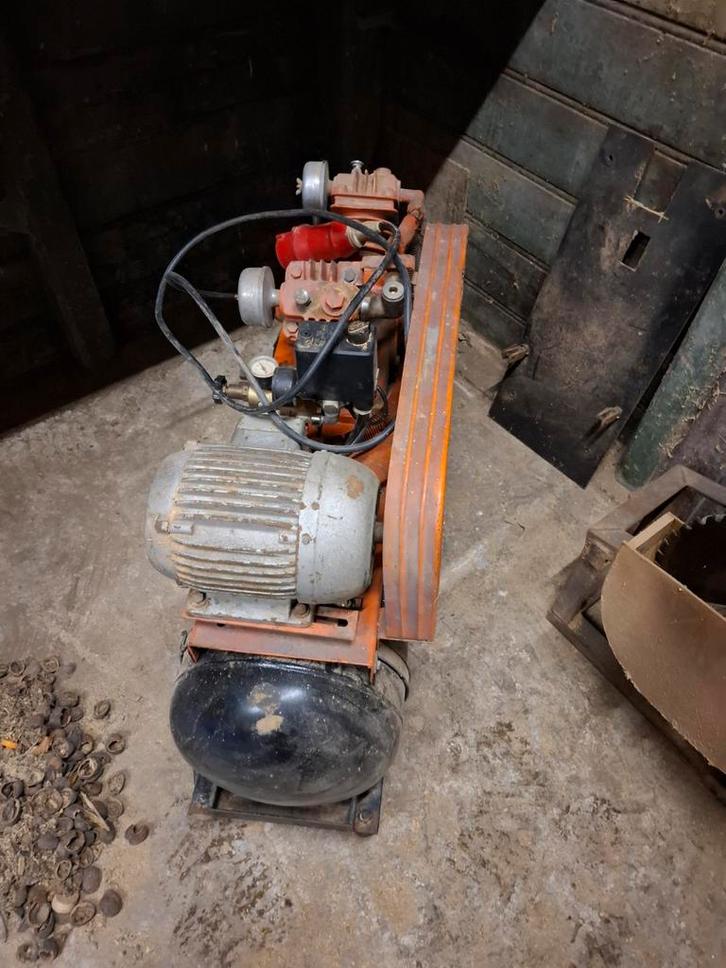 Compressor, Doe-het-zelf en Verbouw, Compressors, Gebruikt, 6 tot 10 bar, 25 tot 100 liter, 200 tot 400 liter/min, Mobiel, Ophalen of Verzenden