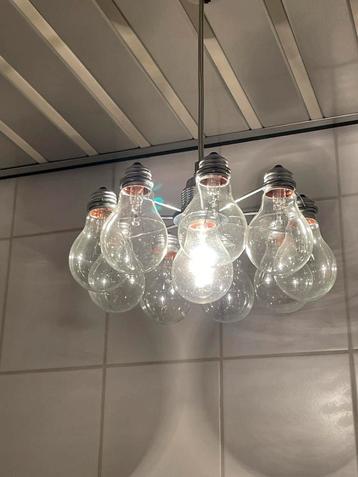 Aparte lamp beschikbaar voor biedingen